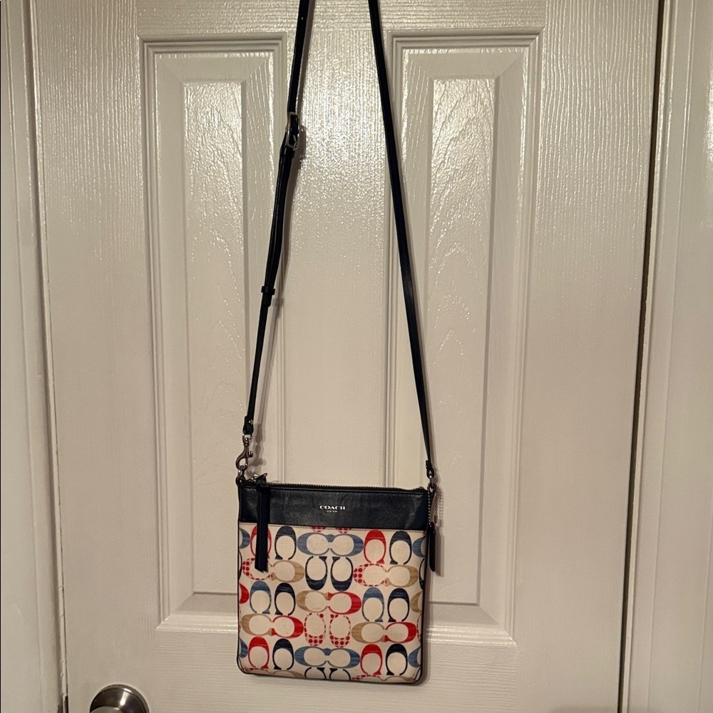Coach Mini Lillie Carryall Crossbody Bag - Picture 2 of 8